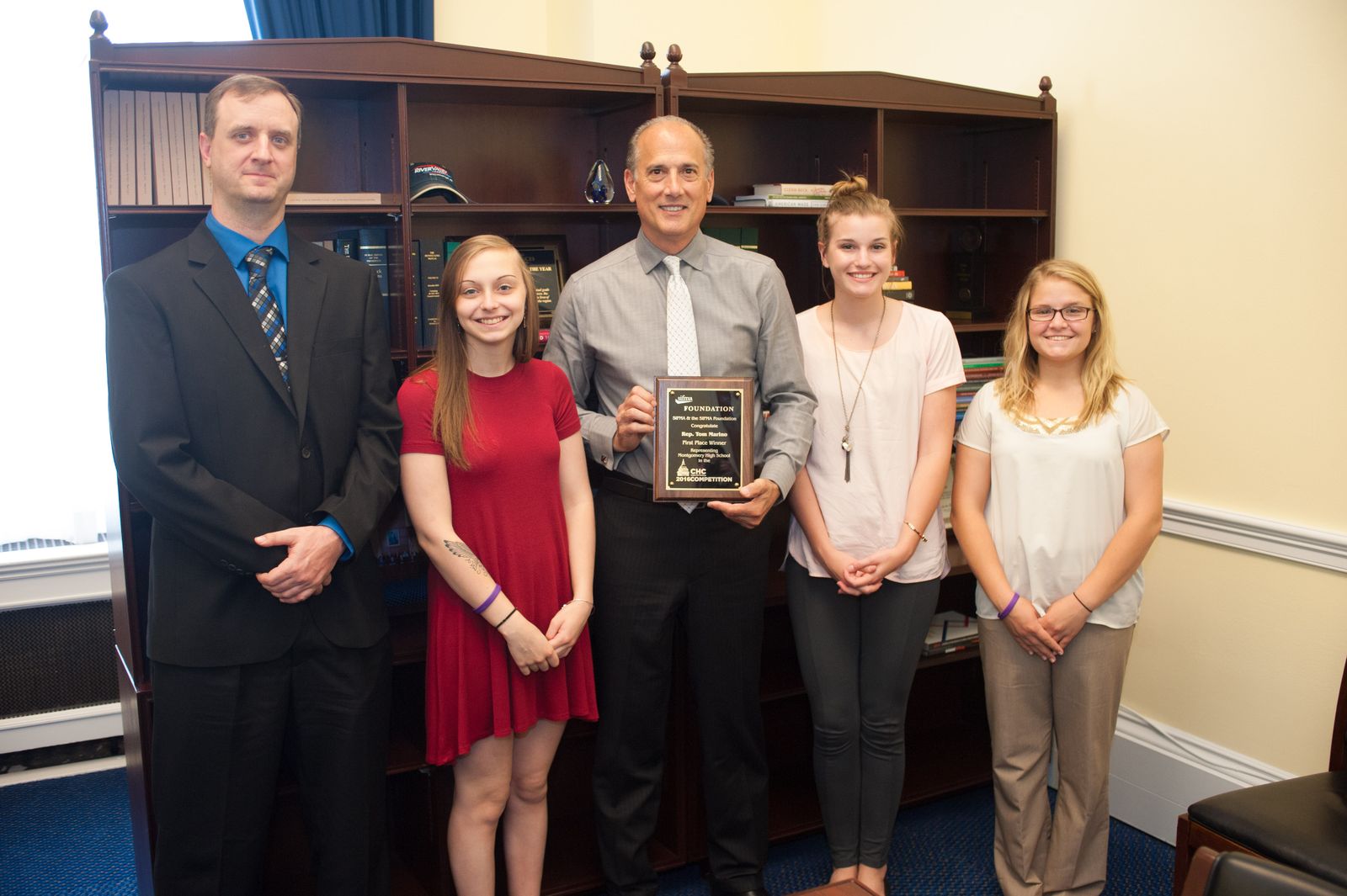 Rep. Tom Marino with the 2016 first-place team from Montgomery High School